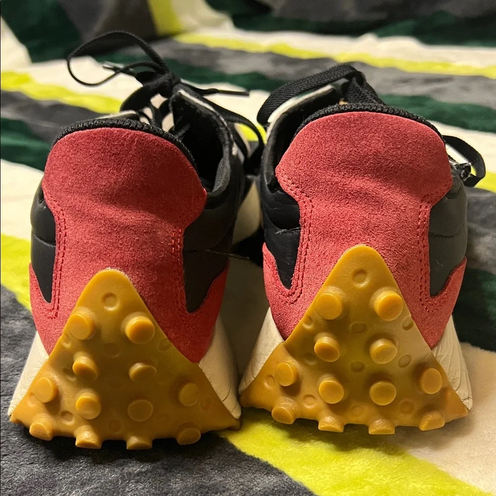 Men’s New Balance Black and Cream Sneakers Size 12 - Picture 6 of 13